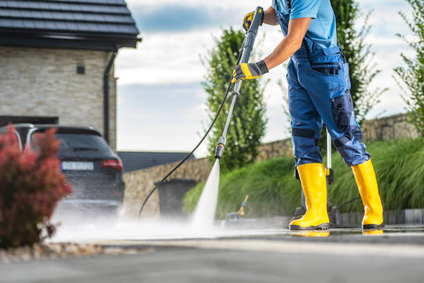 Best Deck Pressure Washing  in Vicksburg, MS